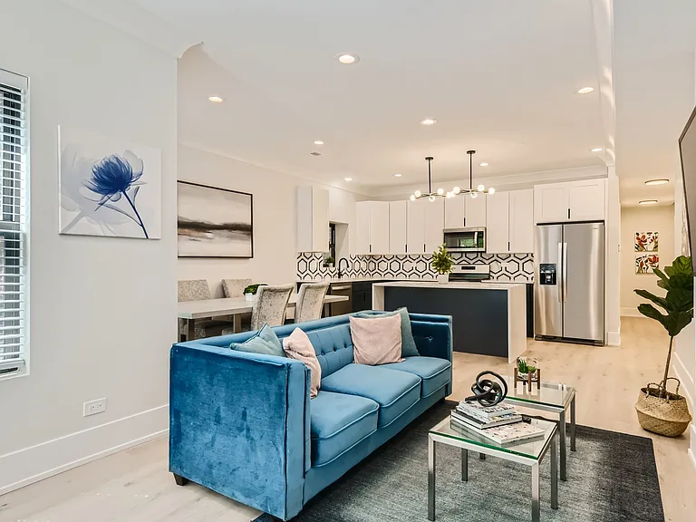 1420 W Winnemac Ave #3 — Photo 4