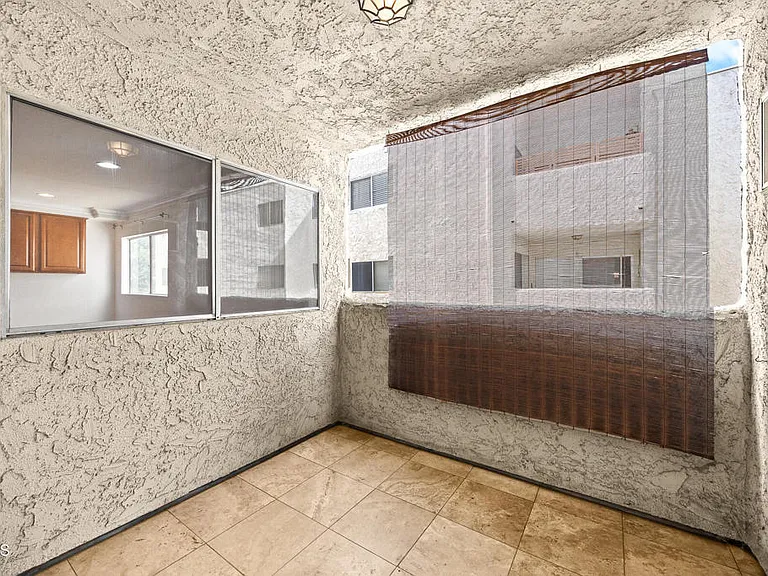 1339 N Columbus Ave #204 — Photo 15