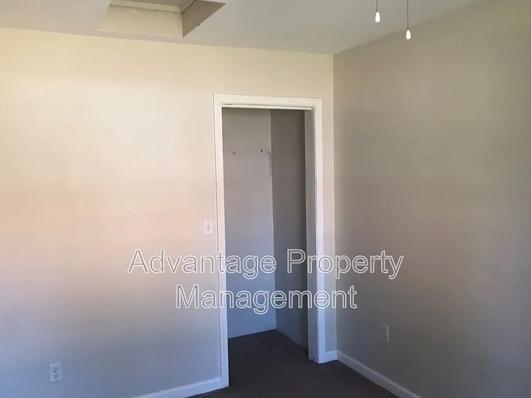 289 N Main St — Photo 7