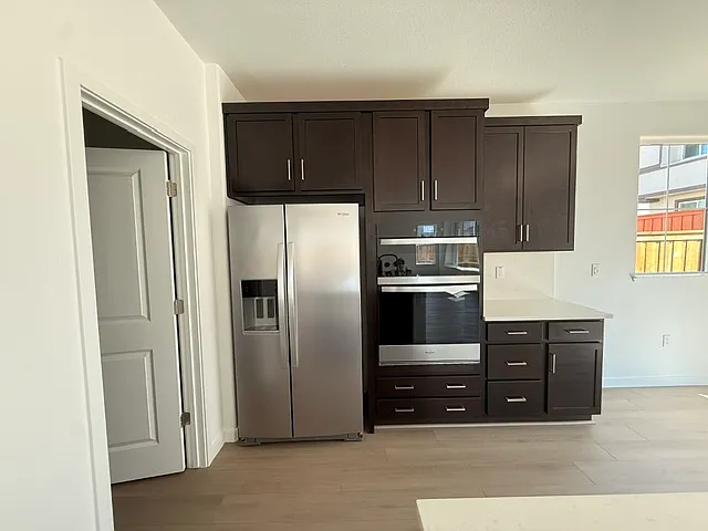 5 bed, 2689 sqft, $3,875 — Photo 3