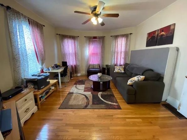 115 Museum St APT 1R, Somerville, MA 02143