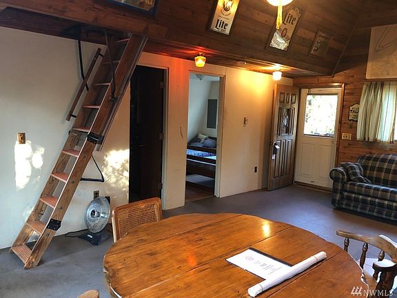 4th image of 912 E Madrona Blvd NW