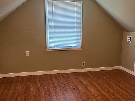 4th image of 2695 Rowehl Dr #2