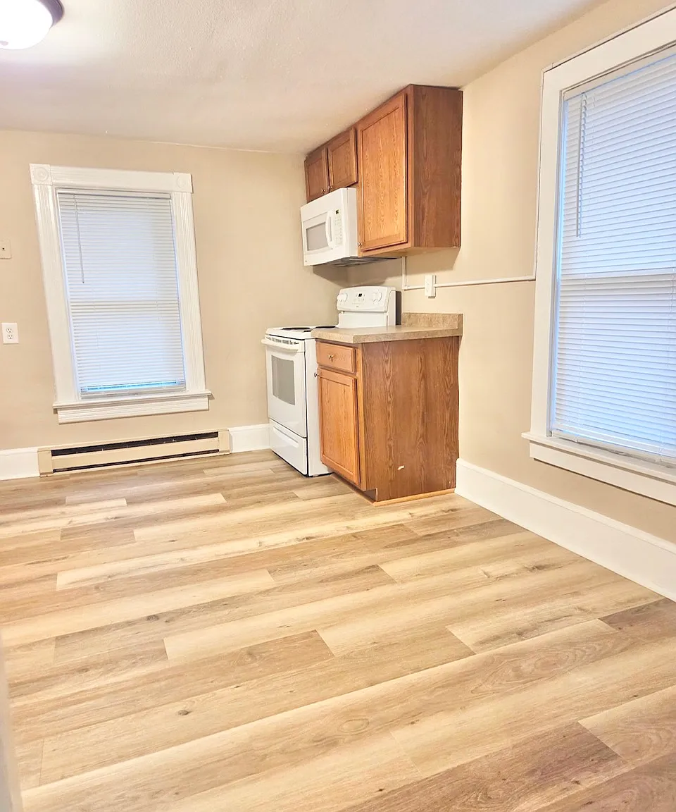 2 bed, $950 — Photo 2