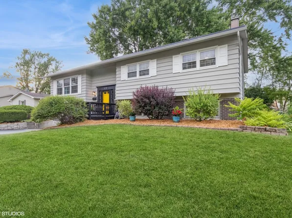 618 W Burr Oak Dr, Arlington Heights, IL 60004