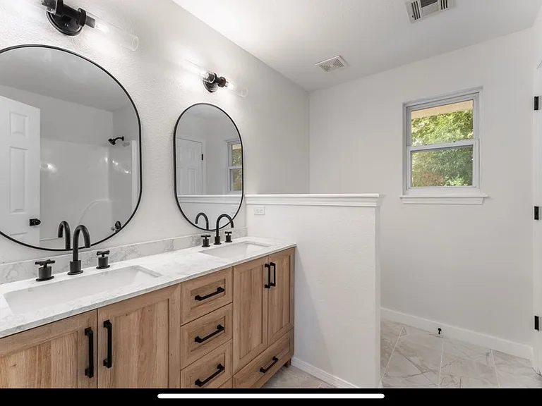 10 Charing Ln — Photo 16