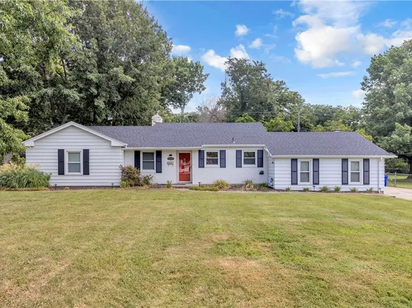2234 Hawthorne Dr, Decatur, IL 62521