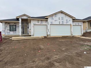 8954 Von St, Papillion, NE 68046