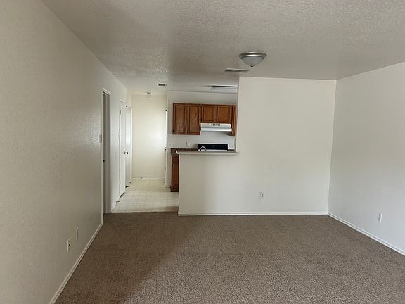 3rd image of 1506 Windward Dr APT C
