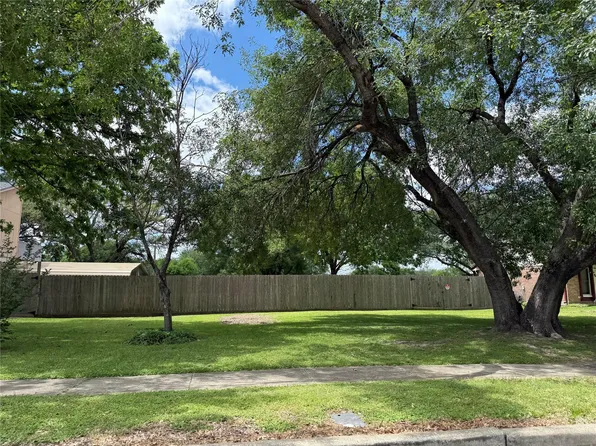 4908 Ripple Creek Dr, Baytown, TX 77521