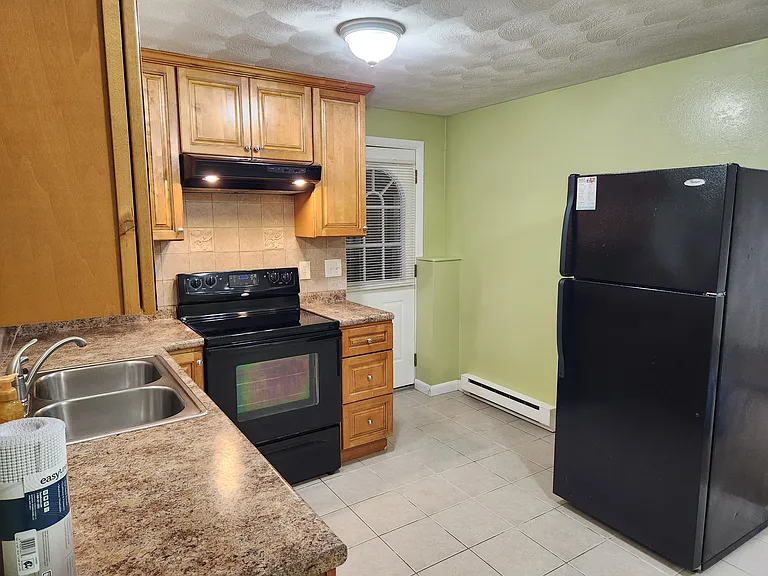 625 Cottage St #625 — Photo 18