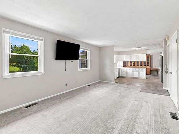 5th image of 1025 Pearce Dr