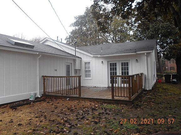 4th image of 1112 Arnold Ave