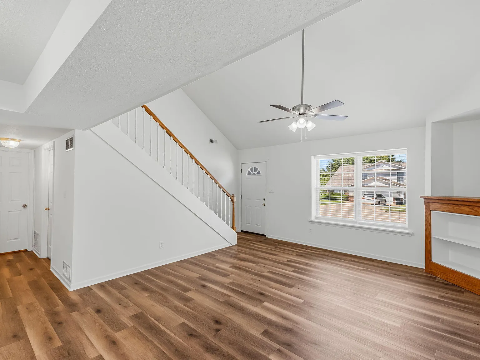 3 bed, 2.0 bath, 1700 sqft, $1,550 — Photo 3