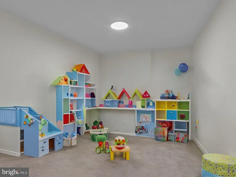 8247 Clifton Farm Ct — Photo 16