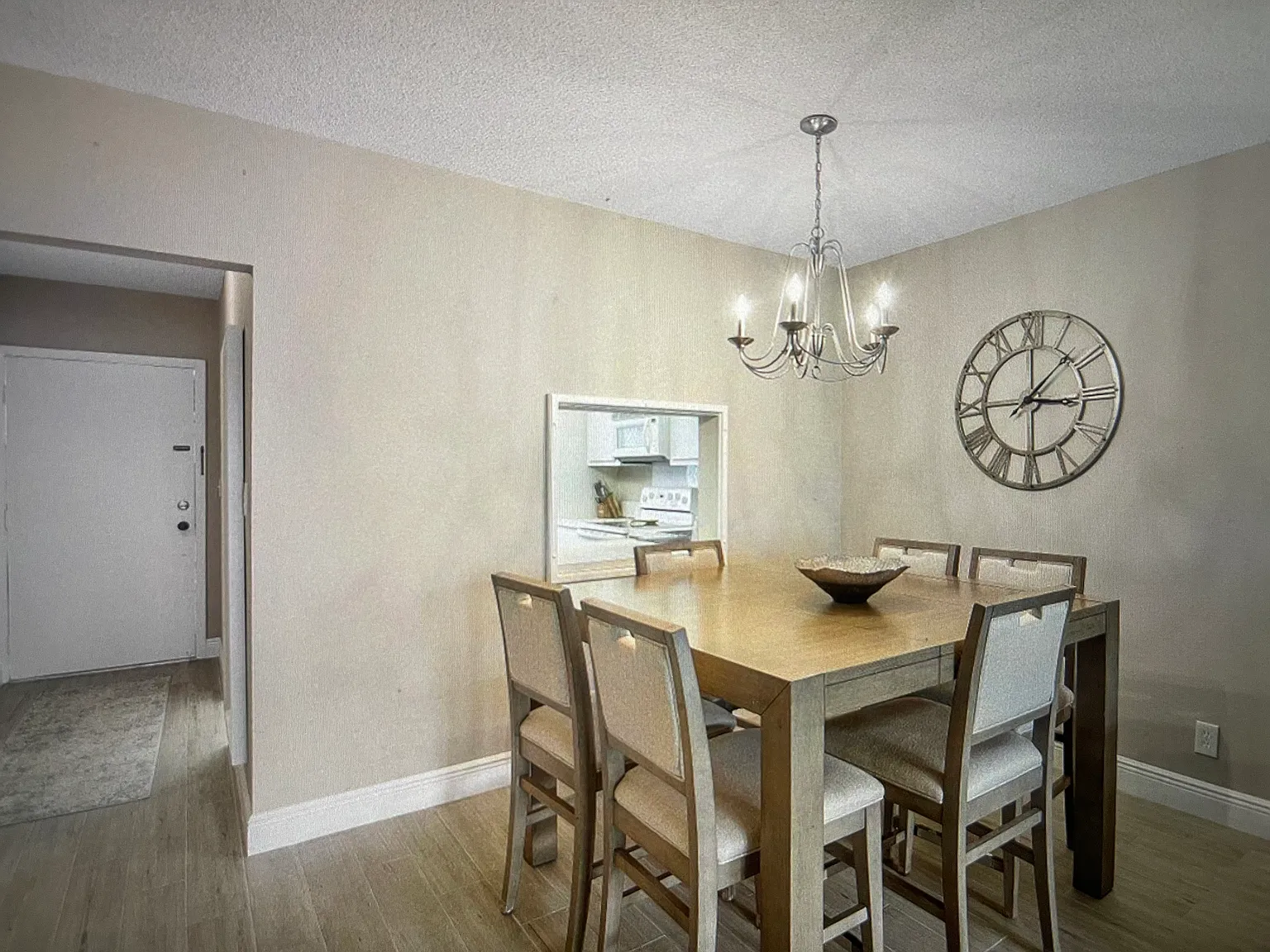 2 bed, 1000 sqft, $4,975 — Photo 4