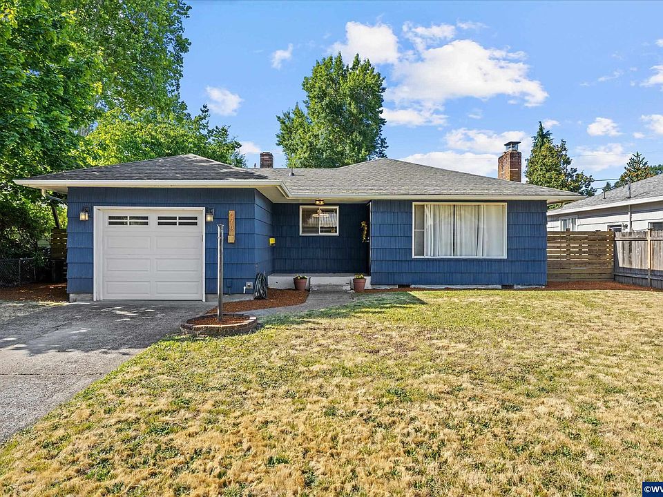 1st image of 678 Menlo Dr N