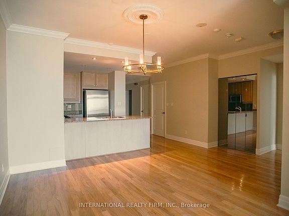 5th image of 80 Palace Pier Ct #Penthouse 502
