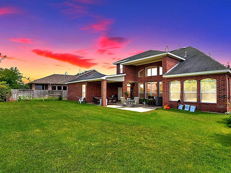 4315 Village Forest Dr — Photo 45
