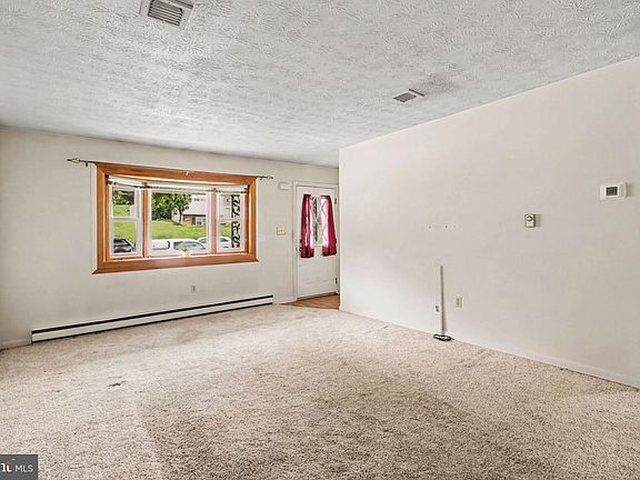 5th image of 3261 Trinity Rd