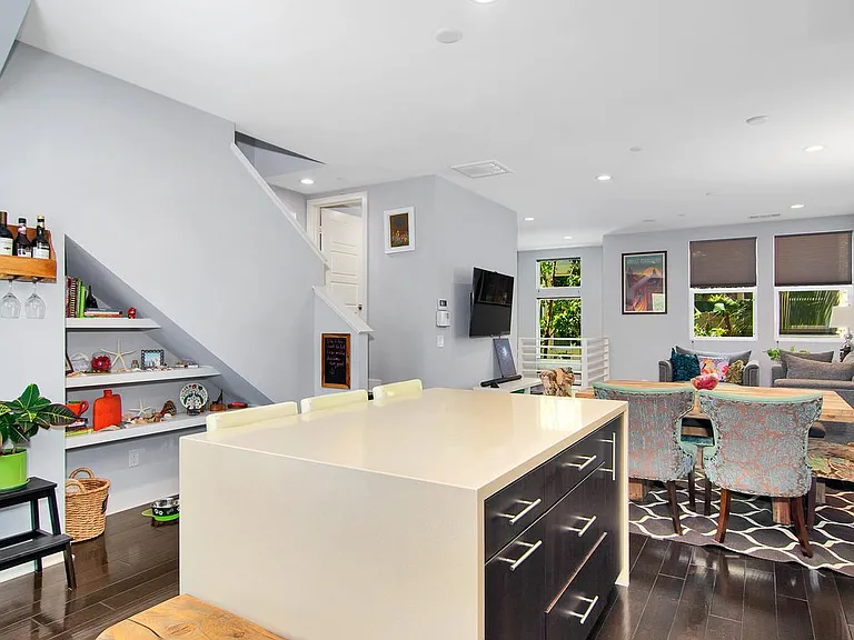 7921 Modern Oasis Dr — Photo 10
