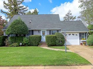 2032 Saddle Path, Seaford, NY 11783