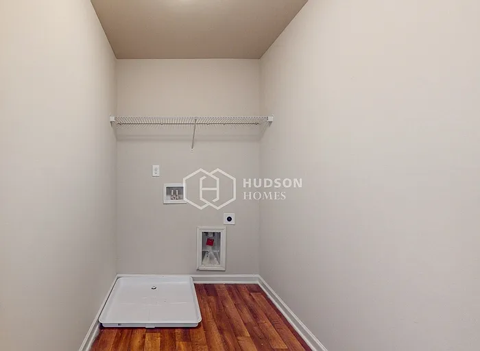 215 Scotland Dr — Photo 23