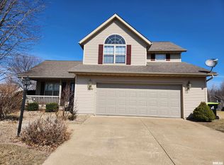 400 Bittersweet Ave, Metamora, IL 61548