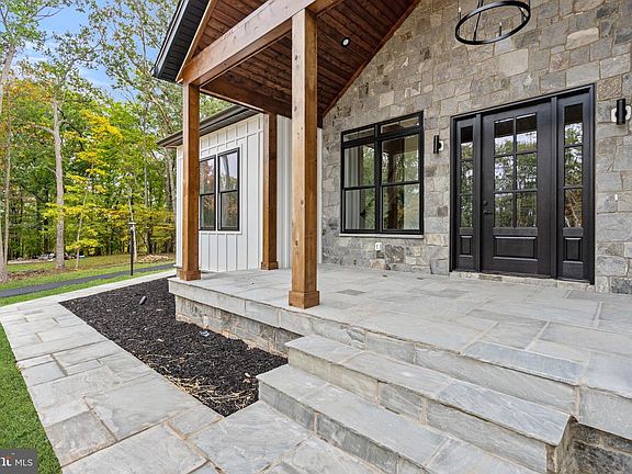 3rd image of 5355 Hillside Dr