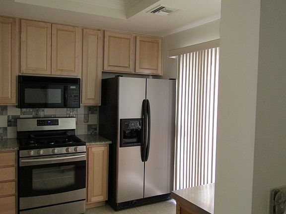3rd image of 8520 Desert Holly Dr