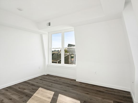 5th image of 240 E Girard Ave #7