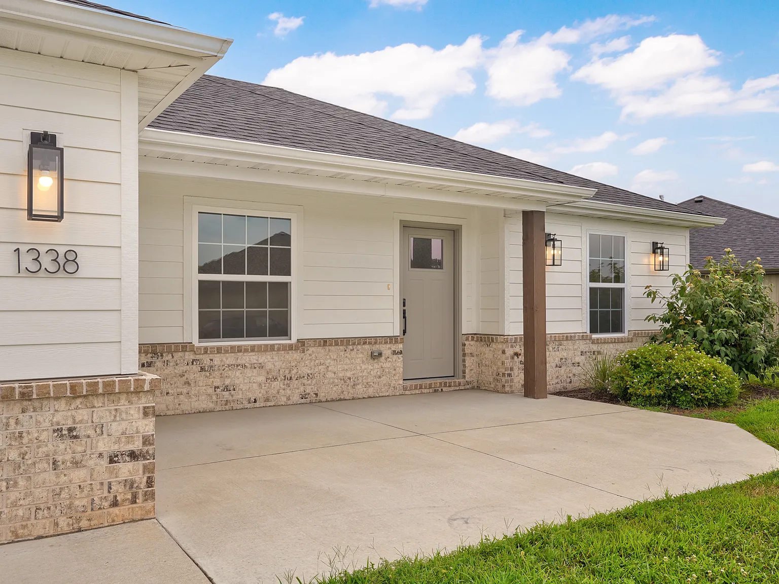 3 bed, 1500 sqft, $2,150 — Photo 3