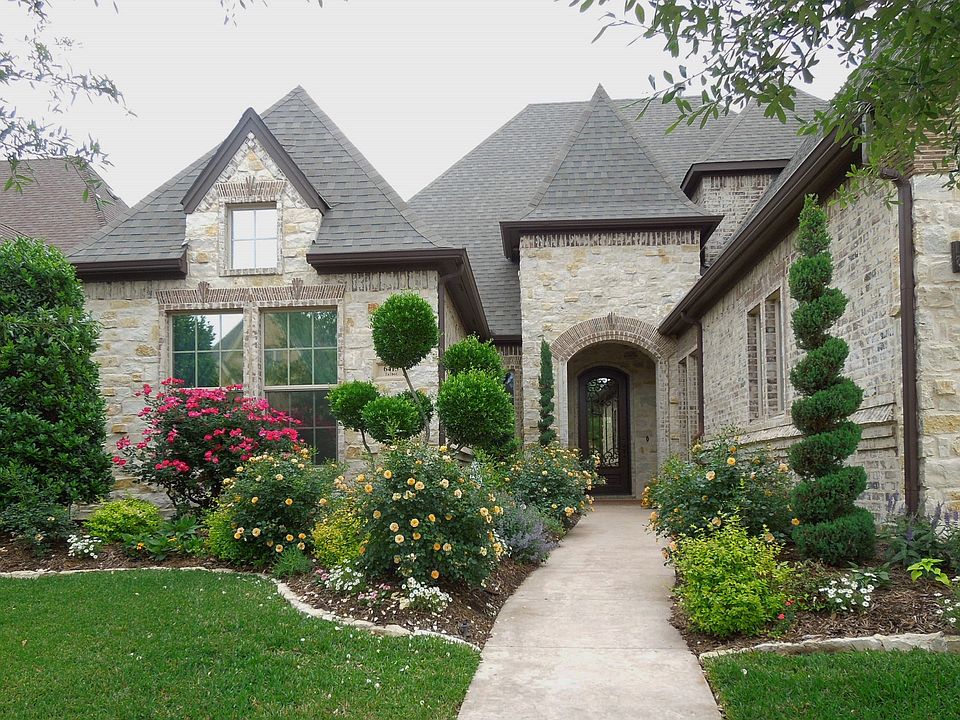 Curb appeal galore!