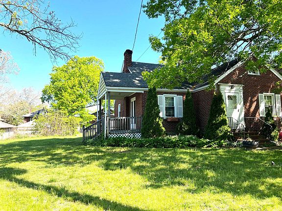 2nd image of 853 N Franklin St