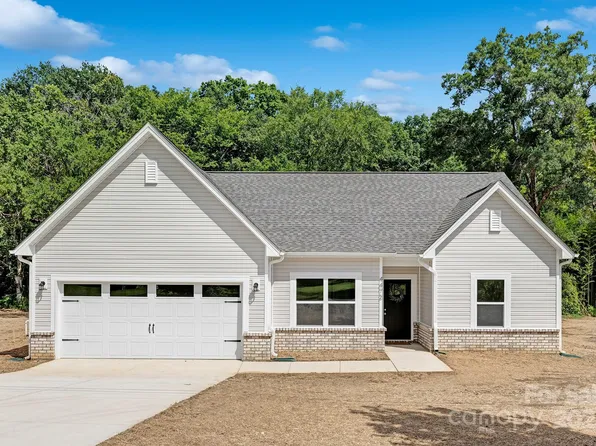 4472 Pebblebrook Cir SW, Concord, NC 28027