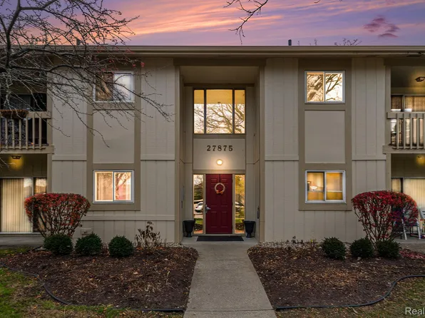 27875 Berrywood Ln Unit 81, Farmington Hills, MI 48334