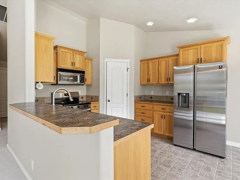 782 S Hydra Ave — Photo 9