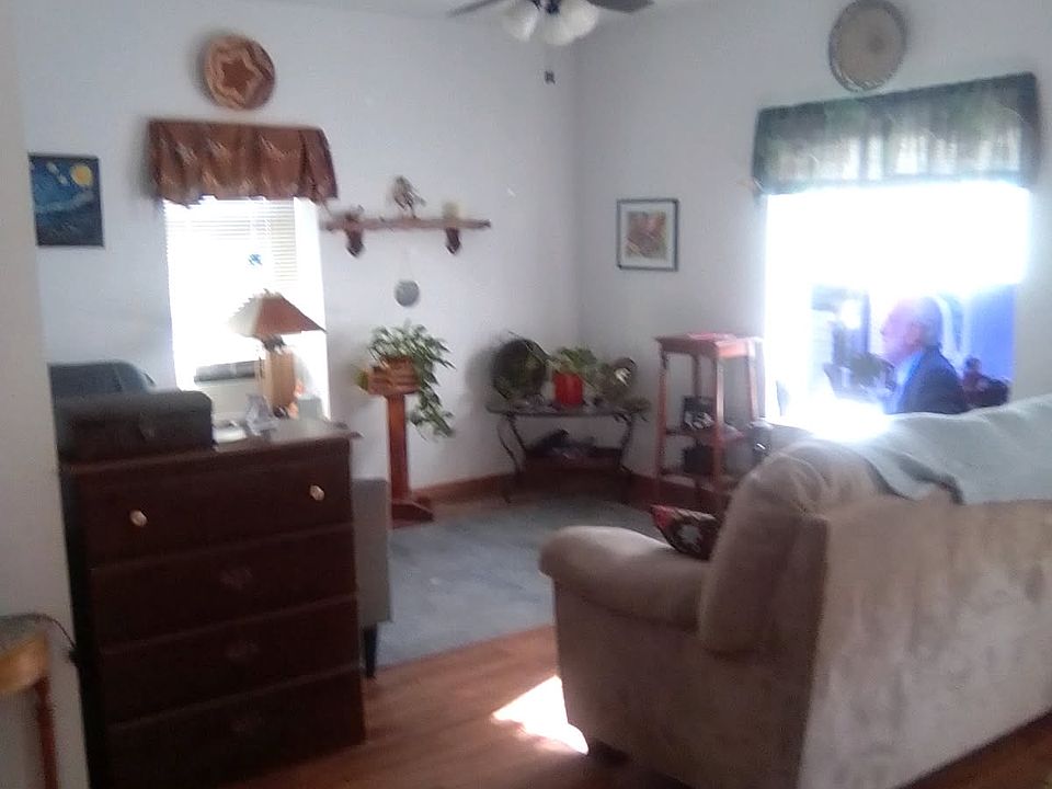 1st image of 204 E Grand Ave #206