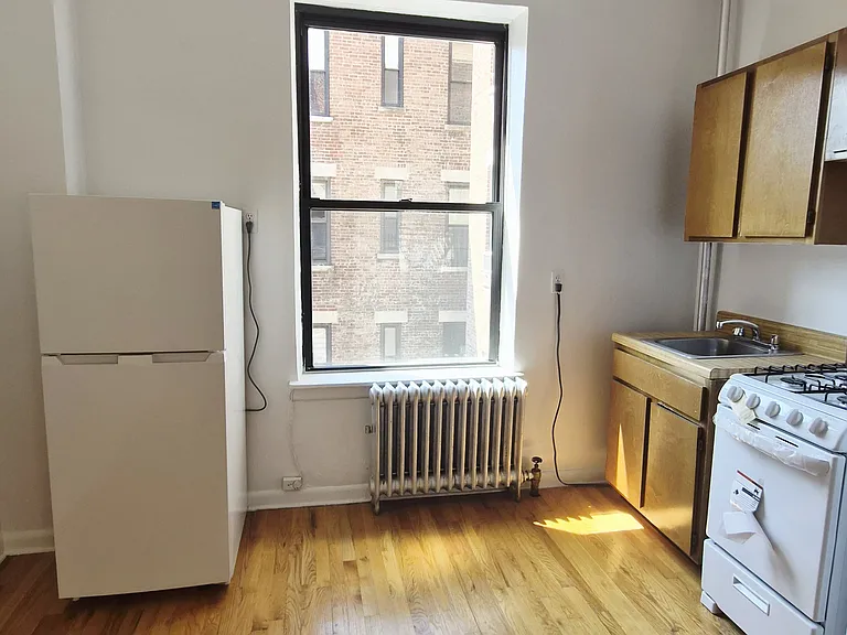 355 W 85th St #71 — Photo 3