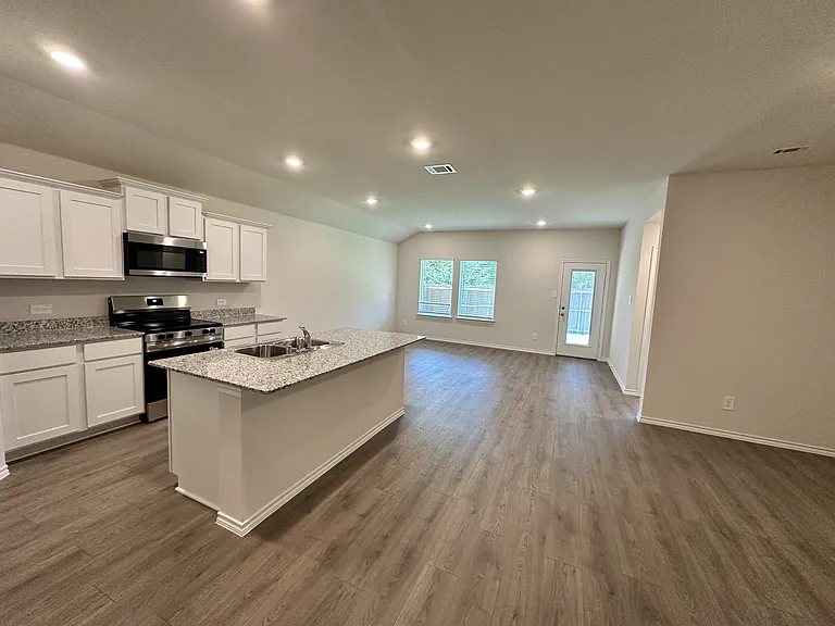 3310 Catamount Dr — Photo 5