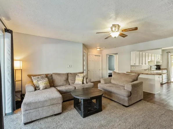 201 Williams STREET #2, Williams Bay, WI 53191