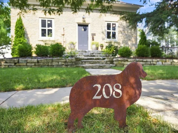 208 S 1st St, Geneva, IL 60134