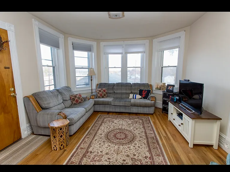 39 New Holland Ave #2 — Photo 5