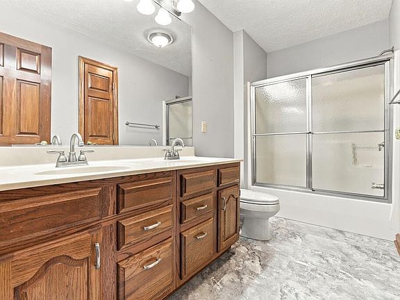 54th image of 205 Falcon Dr