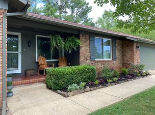 2644 E Hyland Park Rd, Fayetteville, AR 72701