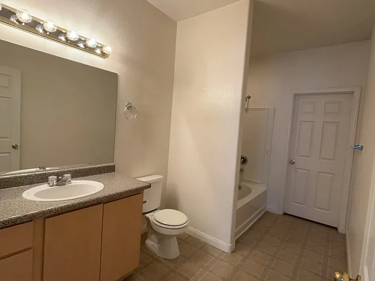 4915 E Russell Rd #180 — Photo 5
