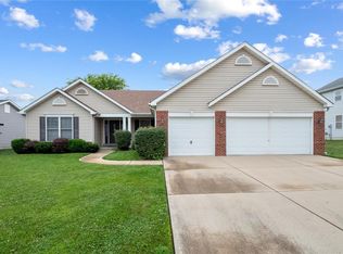 9332 Marbarry Dr, Fairview Heights, IL 62208