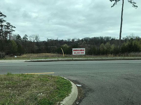 2nd image of 6727 Campbell Ln