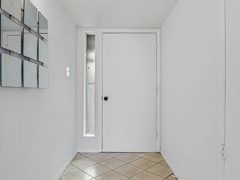 10837 Gemstone St — Photo 6