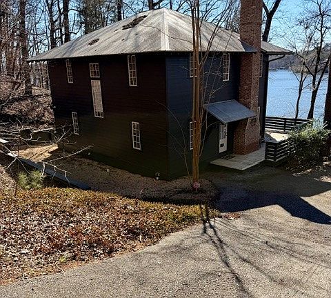 3rd image of 1413 River Rd